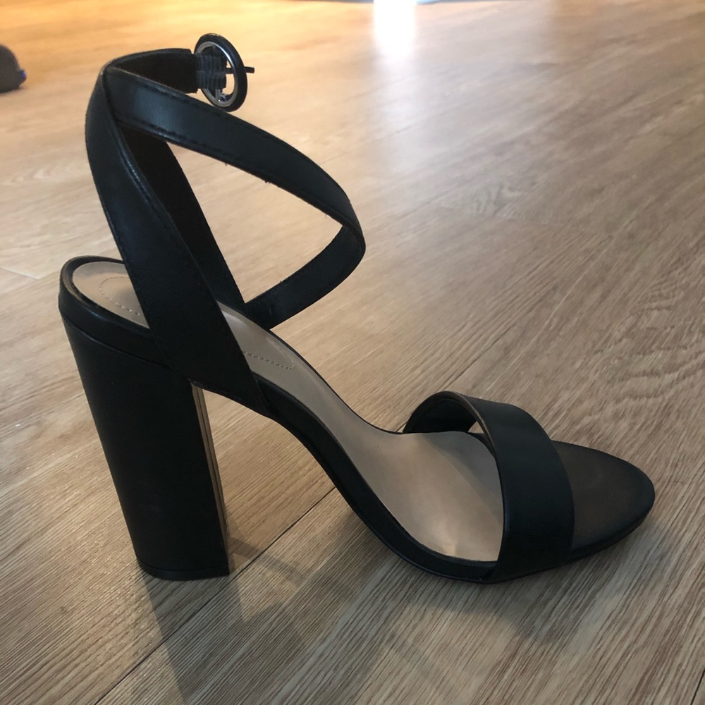 Black High Heel Sandals - Size 6.5